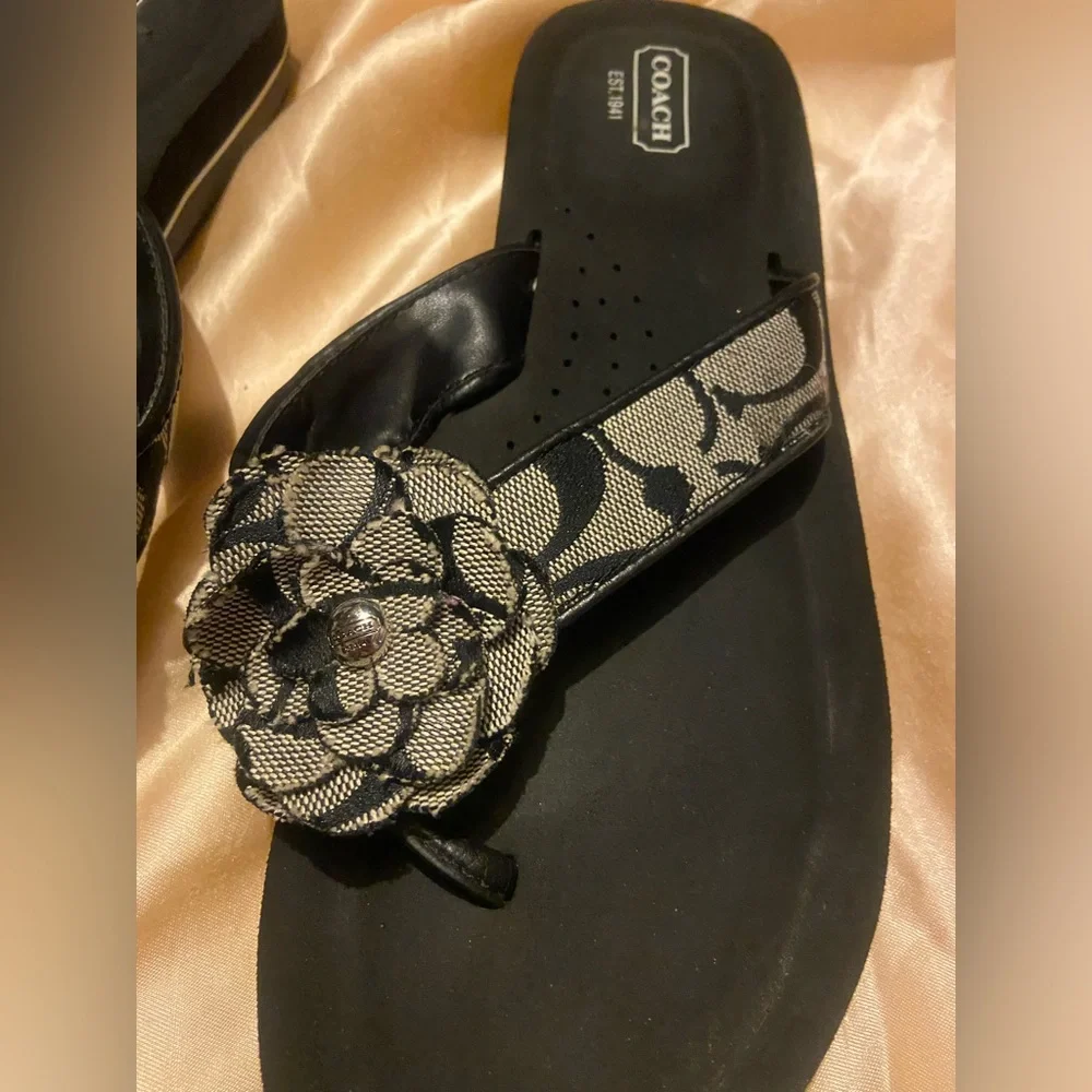 Coach Flower Sandals Size 9B - Picture 2 of 11